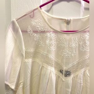 Torrid White Lace top Flutter sleeve shirt blouse sheer crinkle gauze NWT Sz 1